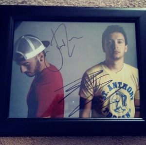 Autographed picture of the band 21 Pilot's